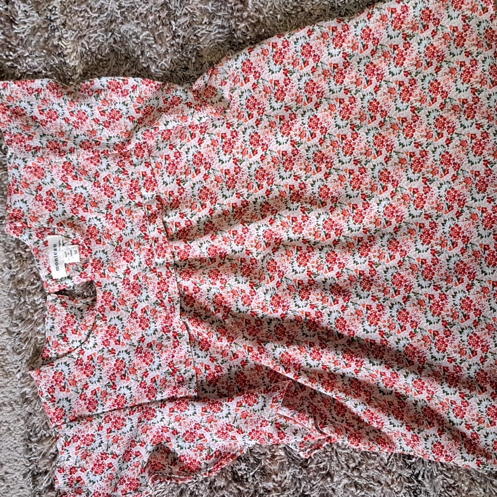Monteau Floral Flutter Sleeve Blouse